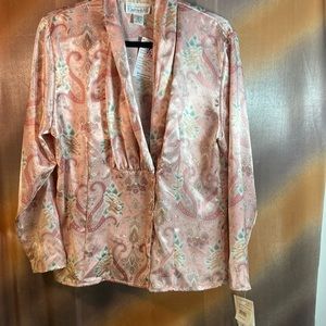 Vintage 90’s Christie & Jill size 12 satin pink work‎ blouse. 44” chest 122